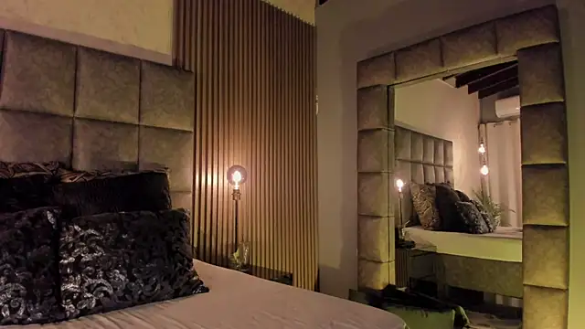 Snapshot of BrigitteVons chatting on November 2025 12:54:01 AM BrigitteVons online show from November 2025 12:54:01 AM