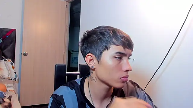 MollyandFher online show from November 2025 02:01:02 AM