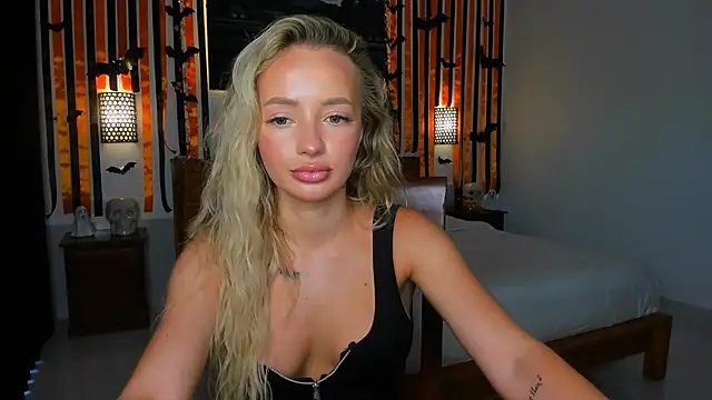 Snapshot of TangledChannels chatting on November 2025 03:19:01 AM TangledChannels online show from November 2025 03:19:01 AM