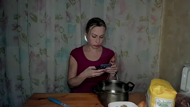 Elle Milfa online show from April 2026 06:56:01 PM