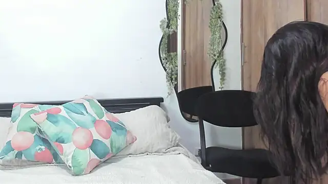 MailynAndNick online show from April 2026 07:41:01 PM