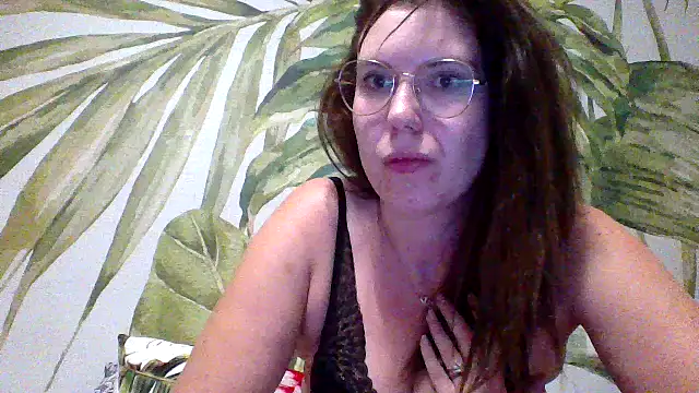 Snapshot of Sandragreg31 chatting on November 2025 09:37:01 PM Sandragreg31 online show from November 2025 09:37:01 PM