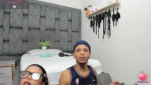 DamianandEva online show from November 2025 12:15:01 PM