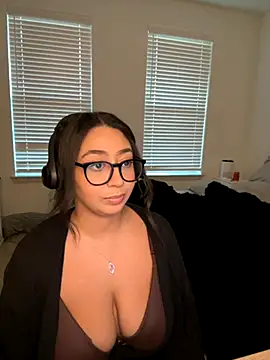 Snapshot of minha_baby chatting on November 2025 01:22:02 PM minha baby online show from November 2025 01:22:02 PM