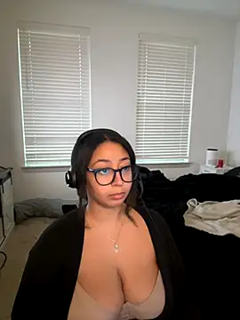 Snapshot of minha_baby chatting on November 2025 01:21:02 PM minha baby online show from November 2025 01:21:02 PM