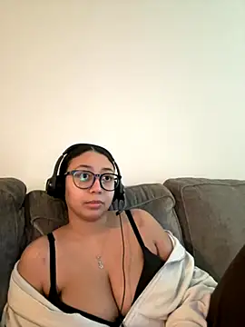 Snapshot of minha_baby chatting on December 2025 05:54:02 PM minha baby online show from December 2025 05:54:02 PM