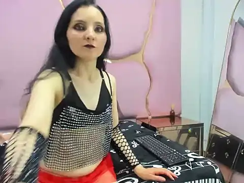 Snapshot of Morticia_Black chatting on November 2025 07:35:01 PM Morticia Black online show from November 2025 07:35:01 PM