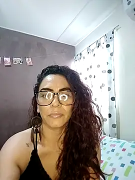 Snapshot of ROSALIAFILL chatting on October 2025 08:42:01 PM ROSALIAFILL online show from October 2025 08:42:01 PM