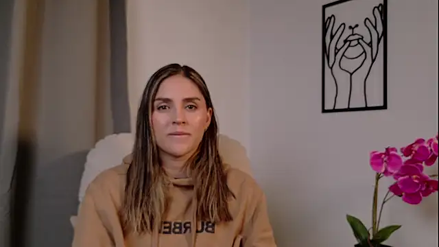 VictoriaNova  online show from February 2026 07:43:01 PM