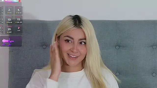 Snapshot of Elina_Hills chatting on November 2025 01:01:02 PM Elina Hills online show from November 2025 01:01:02 PM