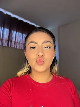 Elina Hills online show from April 2026 07:03:01 PM