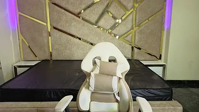 Snapshot of Frrreyaa chatting on November 2025 02:32:01 AM Frrreyaa online show from November 2025 02:32:01 AM