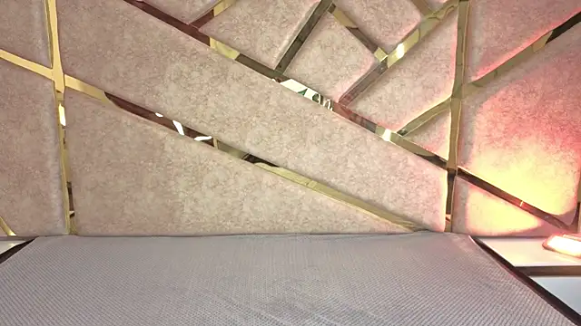 Snapshot of Frrreyaa chatting on December 2025 02:20:01 AM Frrreyaa online show from December 2025 02:20:01 AM