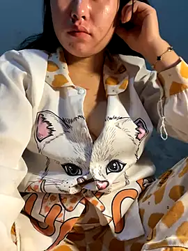 Snapshot of lylyyou chatting on December 2025 11:08:02 AM lylyyou online show from December 2025 11:08:02 AM