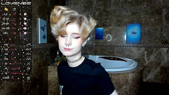 Angel Julles online show from November 2025 01:05:02 AM