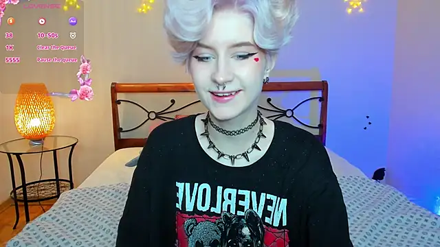 Angel Julles online show from November 2025 01:05:01 AM