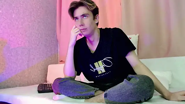 Snapshot of Harvey_foster chatting on November 2025 11:22:01 AM Harvey foster online show from November 2025 11:22:01 AM