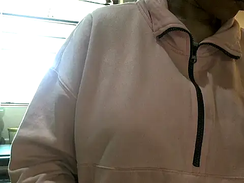 Snapshot of NewBeginnings8 chatting on November 2025 06:03:02 AM NewBeginnings8 online show from November 2025 06:03:02 AM