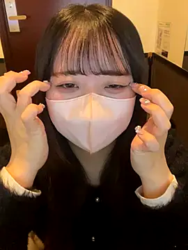 Snapshot of emiri_da_nyan chatting on December 2025 06:33:02 AM emiri da nyan online show from December 2025 06:33:02 AM