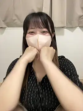 Snapshot of emiri_da_nyan chatting on April 2026 12:19:02 PM emiri da nyan online show from April 2026 12:19:02 PM