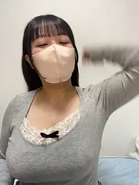 Snapshot of emiri_da_nyan chatting on May 2026 10:19:02 AM emiri da nyan online show from May 2026 10:19:02 AM