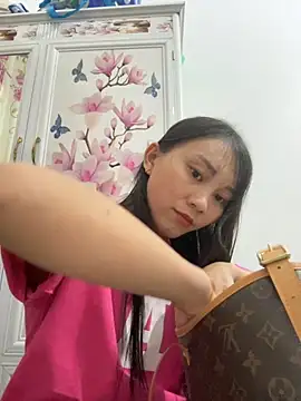 Snapshot of Amino-Suca chatting on November 2025 05:46:01 PM Amino-Suca online show from November 2025 05:46:01 PM