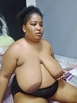 Snapshot of MassiveBoobsxxxx chatting on January 2026 05:39:01 PM MassiveBoobsxxxx online show from January 2026 05:39:01 PM