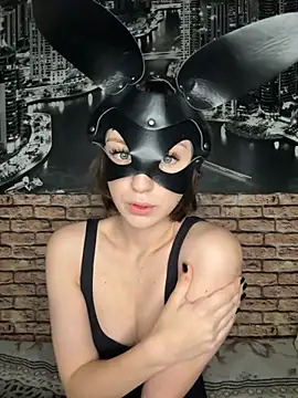 bunnyria1 online show from November 2025 02:18:02 PM