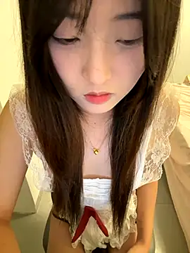 Snapshot of minnie566 chatting on November 2025 02:18:02 PM minnie566 online show from November 2025 02:18:02 PM