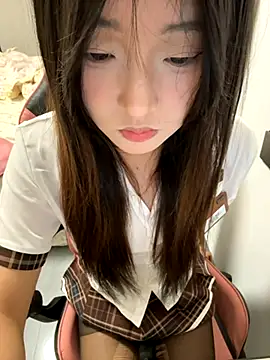 Snapshot of minnie566 chatting on December 2025 02:59:02 PM minnie566 online show from December 2025 02:59:02 PM