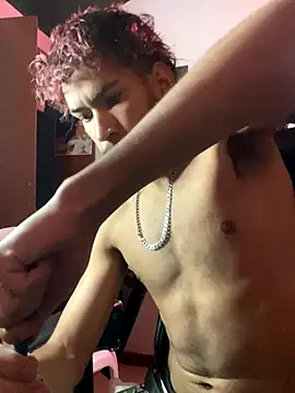 Snapshot of 3v1l chatting on November 2025 10:30:02 PM 3v1l online show from November 2025 10:30:02 PM