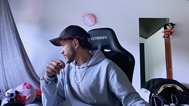 Snapshot of 3v1l chatting on November 2025 06:12:01 PM 3v1l online show from November 2025 06:12:01 PM