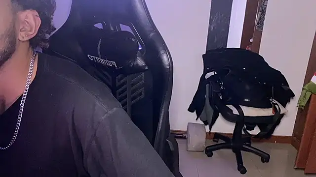 Snapshot of 3v1l chatting on November 2025 11:31:01 PM 3v1l online show from November 2025 11:31:01 PM