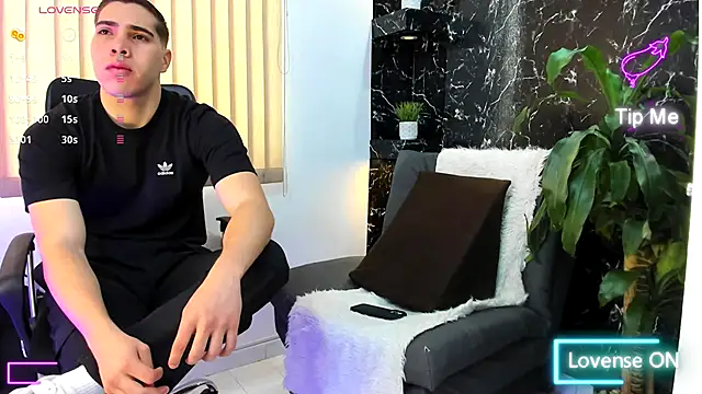 Snapshot of Juna_mejia01 chatting on October 2025 01:23:02 PM Juna mejia01 online show from October 2025 01:23:02 PM