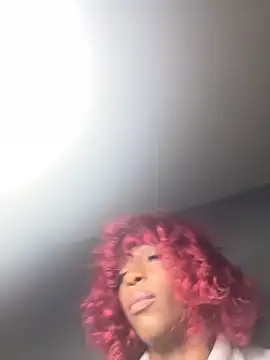 Snapshot of MadameMuse chatting on November 2025 12:35:01 AM MadameMuse online show from November 2025 12:35:01 AM