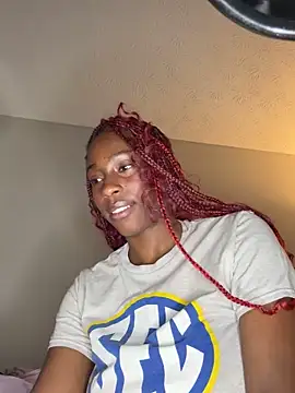 Snapshot of MadameMuse chatting on December 2025 05:15:02 AM MadameMuse online show from December 2025 05:15:02 AM