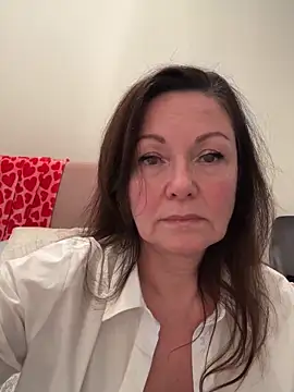 HotLdyllic online show from February 2026 04:03:02 PM