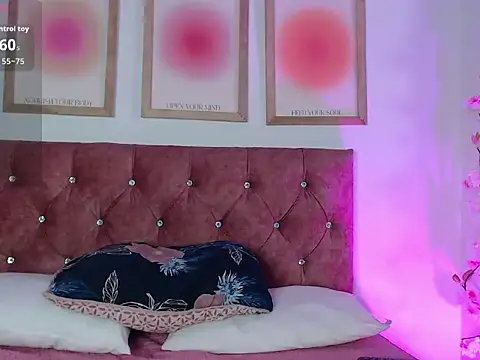 Snapshot of Madisonkay chatting on November 2025 07:13:01 PM Madisonkay online show from November 2025 07:13:01 PM