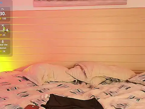 Snapshot of Madisonkay chatting on December 2025 07:18:01 PM Madisonkay online show from December 2025 07:18:01 PM