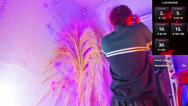 Leo Glow online show from January 2026 01:59:01 PM