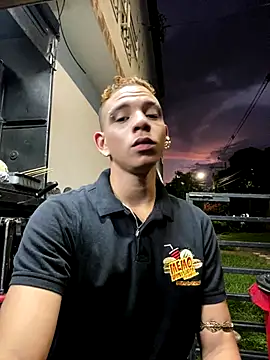 Snapshot of Dylams_maja chatting on November 2025 11:15:01 PM Dylams maja online show from November 2025 11:15:01 PM