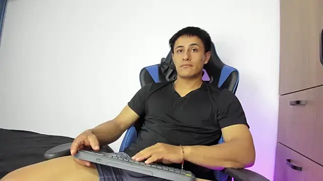 dorman boy online show from November 2025 04:55:01 AM