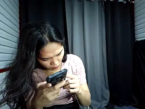 Snapshot of xwildflowerx chatting on November 2025 12:10:02 AM xwildflowerx online show from November 2025 12:10:02 AM