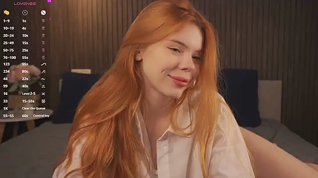 Snapshot of foxyriss chatting on December 2025 06:19:02 AM foxyriss online show from December 2025 06:19:02 AM