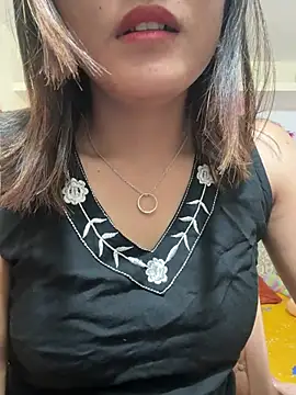 maira 33 online show from July 2026 02:04:01 PM