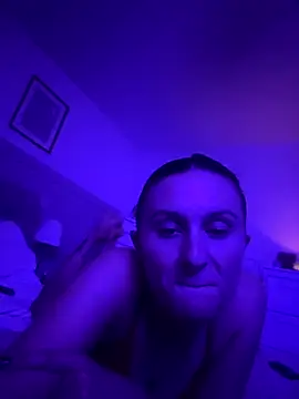 Snapshot of EmLovesxx chatting on November 2025 10:54:01 PM EmLovesxx online show from November 2025 10:54:01 PM