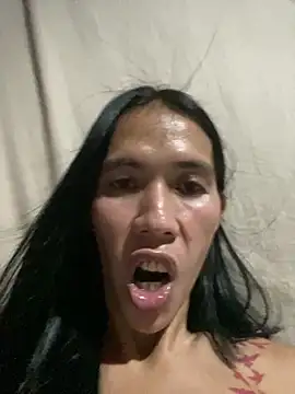 bellaUtops online show from November 2025 12:32:01 AM