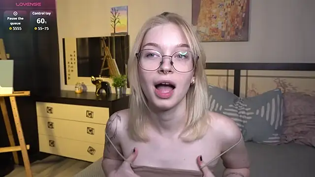 ShanelTunon online show from November 2025 07:14:02 PM