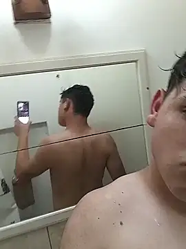 Snapshot of Myboy0020 chatting on November 2025 08:33:02 PM Myboy0020 online show from November 2025 08:33:02 PM