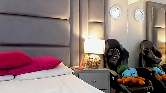 Snapshot of BriannaRivera chatting on December 2025 12:32:01 PM BriannaRivera online show from December 2025 12:32:01 PM